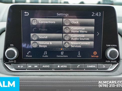 Used 2025 Nissan Rogue SV FWD image 33