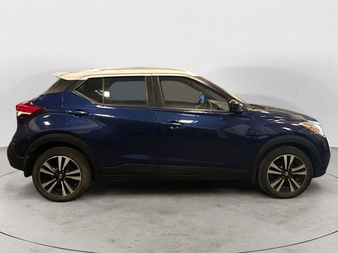 Used 2018 Nissan Kicks SV FWD image 7