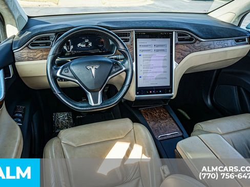 Used 2017 Tesla Model X 90D image 38