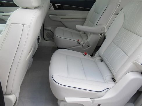 New 2026 Buick Enclave Avenir image 31