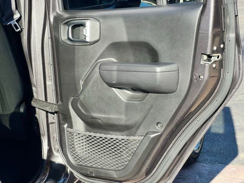 Used 2024 Jeep Wrangler Unlimited image 44