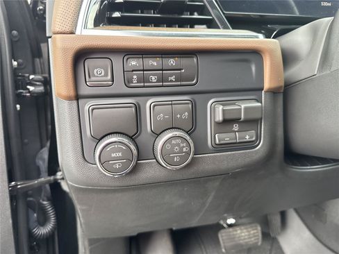 New 2026 Chevrolet Suburban High Country RWD image 20