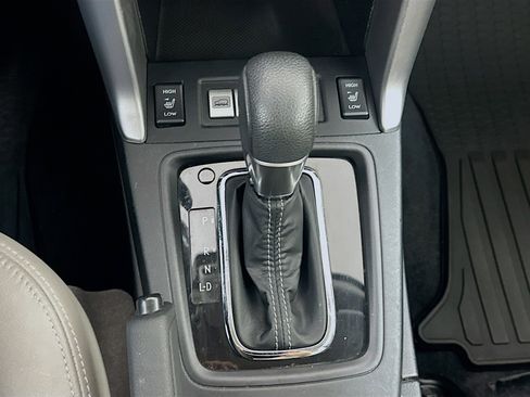 Used 2015 Subaru Forester 2.5i Touring w/ Eyesight & Navigation System AWD/4WD image 25