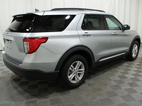 Used 2023 Ford Explorer XLT AWD/4WD image 28