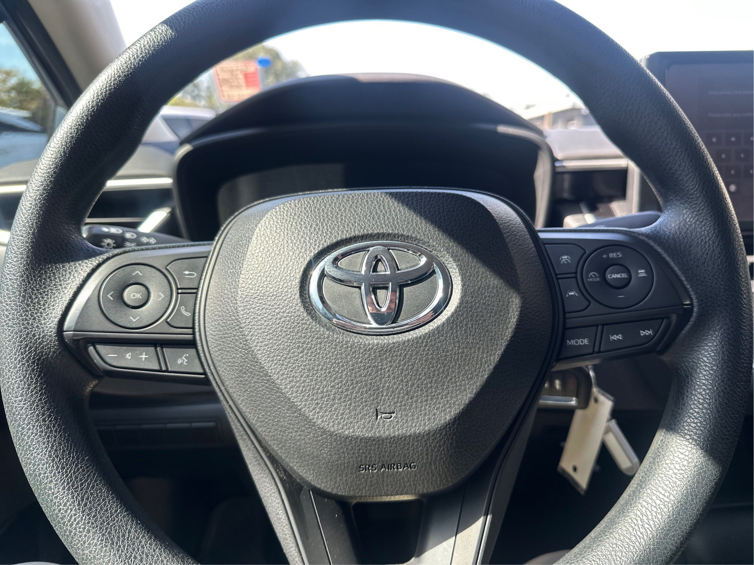 Used 2023 Toyota Corolla LE FWD image 18
