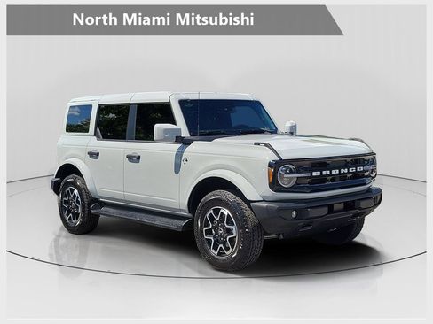 Used 2026 Ford Bronco Outer Banks AWD/4WD image 1