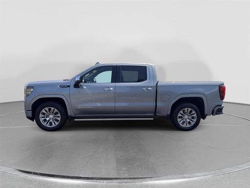 Used 2024 GMC Sierra 1500 Denali w/ Technology Package AWD/4WD image 2