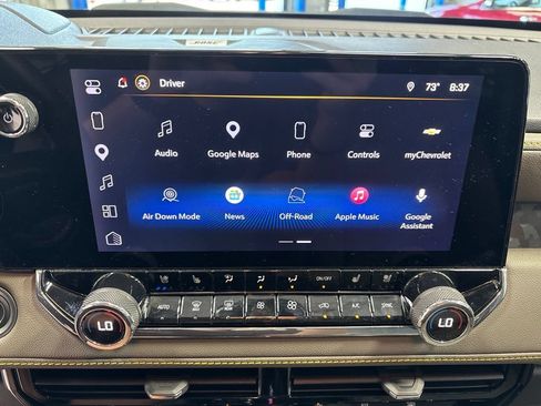 Used 2025 Chevrolet Colorado ZR2 w/ Technology Package AWD/4WD image 24