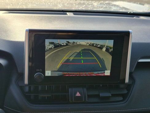 Used 2025 Toyota RAV4 XLE FWD image 22
