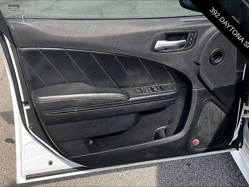 Used 2017 Dodge Charger R/T RWD image 21