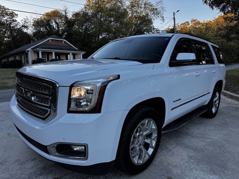 Used 2017 GMC Yukon SLE w/ SLE Value Package image 5