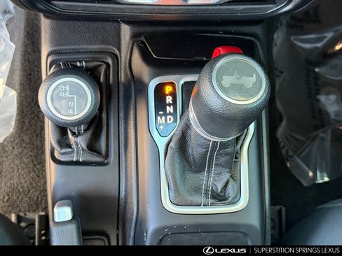 Used 2020 Jeep Wrangler Unlimited Sahara image 28