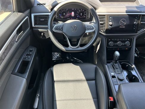 Used 2022 Volkswagen Atlas Cross Sport SE image 13