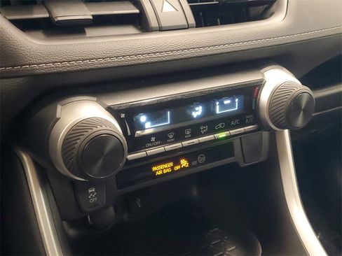 Certified 2022 Toyota RAV4 LE image 27