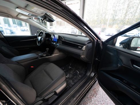 Used 2025 Toyota Camry LE image 25