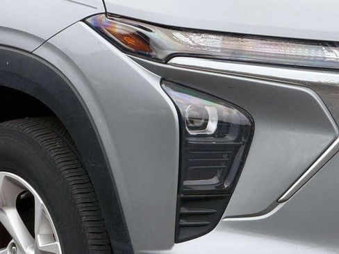 Used 2025 Chevrolet Trax LS w/ LS Convenience Package FWD image 8