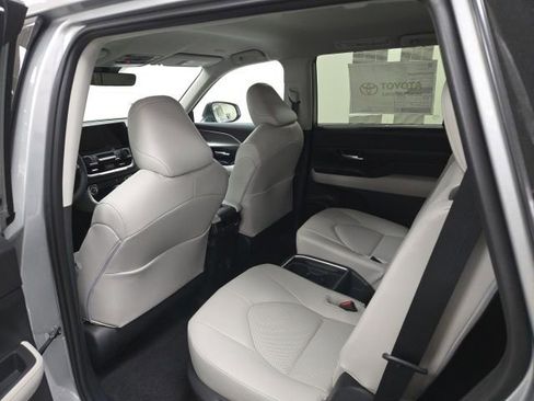 New 2026 Toyota Grand Highlander AWD image 17
