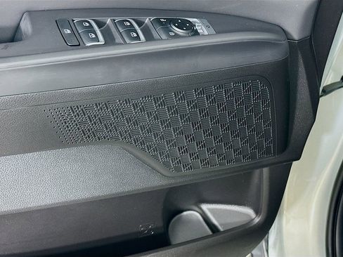 Used 2026 Kia Carnival SX w/ SX Dark Edition Package image 25