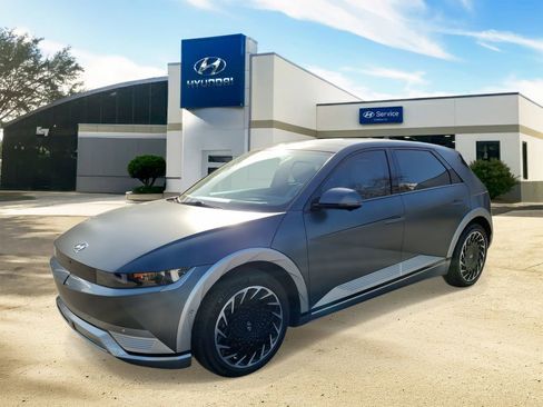 Certified 2023 Hyundai Ioniq 5 Limited w/ Cargo Package image 2