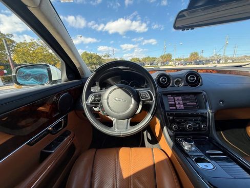 Used 2014 Jaguar XJ L Portfolio image 27
