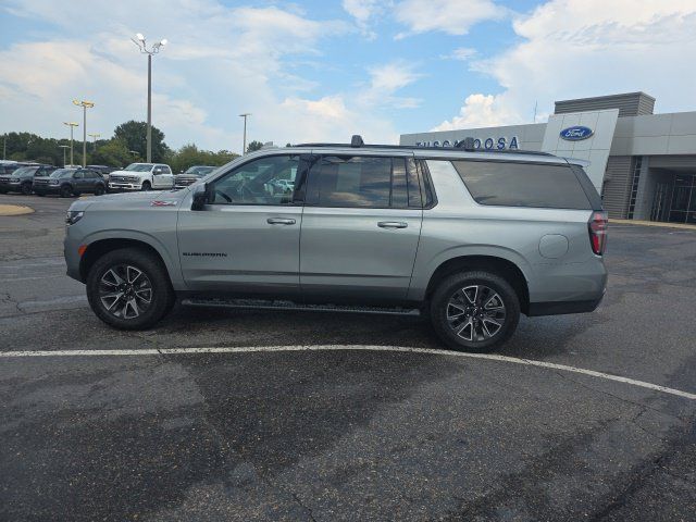 Used 2023 Chevrolet Suburban Z71 w/ Luxury Package AWD/4WD image 6