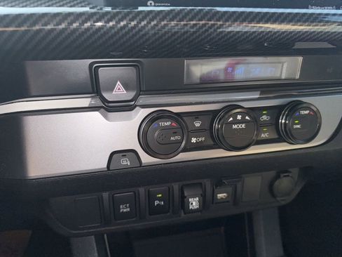 Used 2022 Toyota Tacoma SR5 image 29