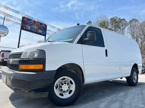 Used 2020 Chevrolet Express 2500 w/ Safety Package RWD image 3