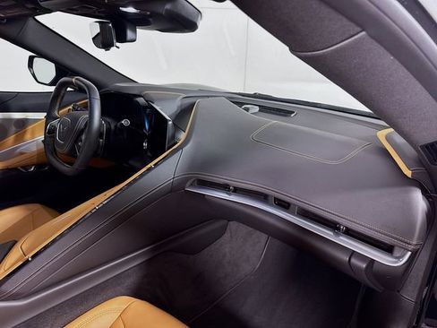 Used 2025 Chevrolet Corvette Stingray Preferred Cpe w/ 2LT image 29