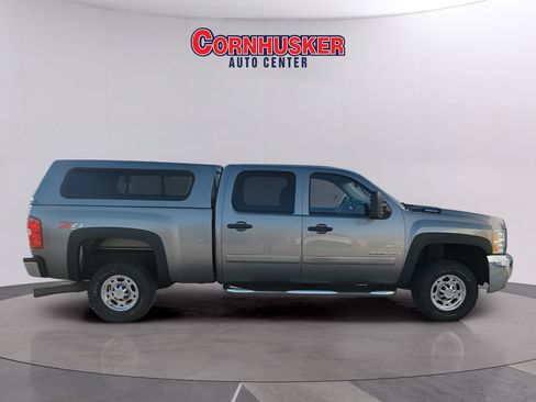 Used 2008 Chevrolet Silverado 2500 LT w/ 1LT Convenience Package AWD/4WD image 2