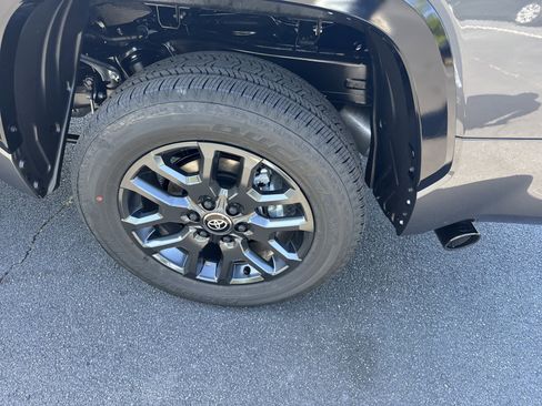 New 2026 Toyota Tundra Platinum AWD/4WD image 13