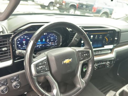 Used 2022 Chevrolet Silverado 1500 LT image 16