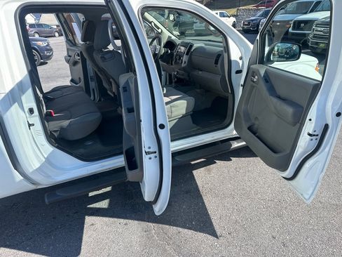 Used 2014 Nissan Frontier SV w/ SV Value Truck Package image 30