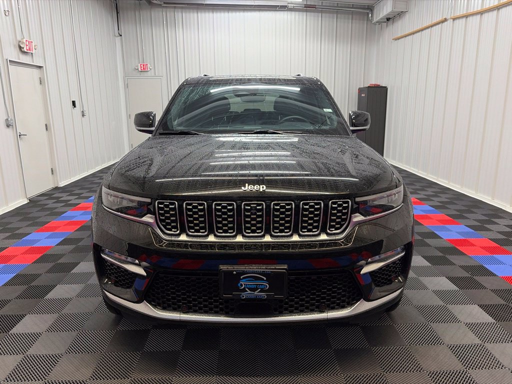 Used 2023 Jeep Grand Cherokee Summit w/ Luxury Tech Group V AWD/4WD image 9
