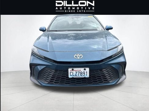 Used 2025 Toyota Camry SE FWD image 15