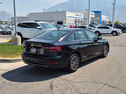 Used 2019 Volkswagen Jetta SE FWD image 3