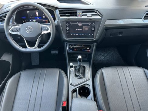 Certified 2023 Volkswagen Tiguan SE image 13