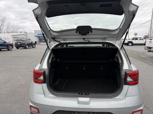 Used 2021 Hyundai Venue SEL image 20