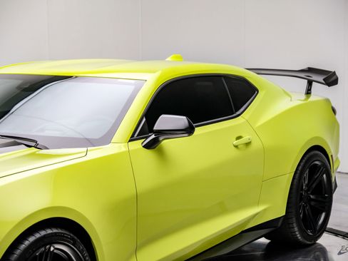 Used 2021 Chevrolet Camaro ZL1 image 28