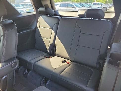 Certified 2022 Chevrolet Traverse High Country FWD image 17