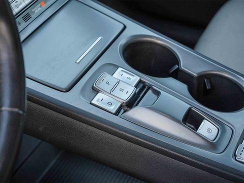 Used 2022 Hyundai Kona Limited image 19