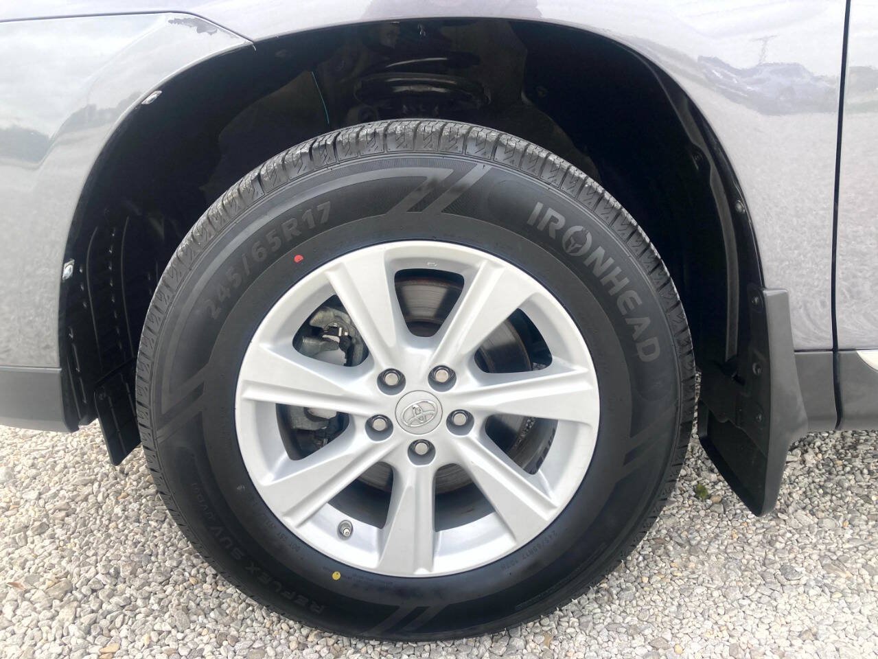 Used 2013 Toyota Highlander Plus FWD image 29