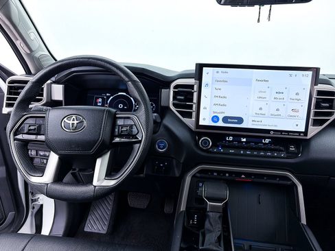 Used 2024 Toyota Tundra Limited AWD/4WD image 8
