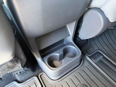 Used 2021 Toyota Sienna Limited image 37