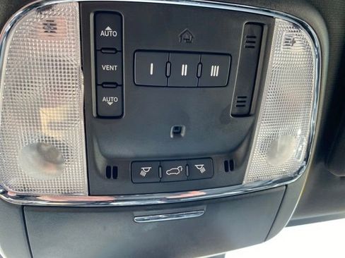 Used 2021 Jeep Grand Cherokee Limited w/ Trailer Tow Group IV AWD/4WD image 25
