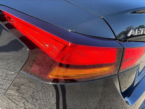 Used 2024 Nissan Altima 2.5 SL image 23