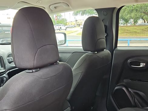 Used 2021 Jeep Renegade Sport w/ Sport Appearance Group FWD image 16