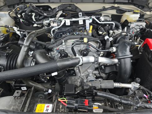 Used 2025 Ford Bronco Outer Banks image 15