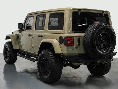 Used 2022 Jeep Wrangler Unlimited Sahara AWD/4WD image 11