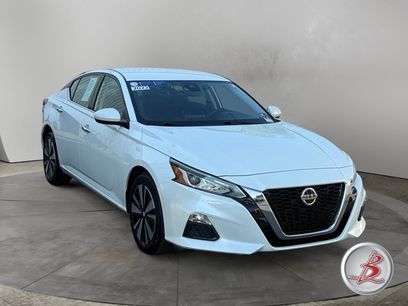 Used 2022 Nissan Altima 2.5 SV
