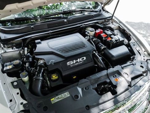 Used 2010 Ford Taurus SHO image 88